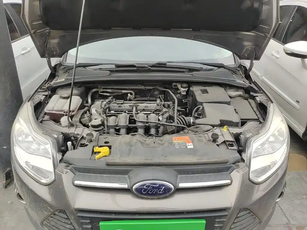 Ford Focus 2015 — фото 20