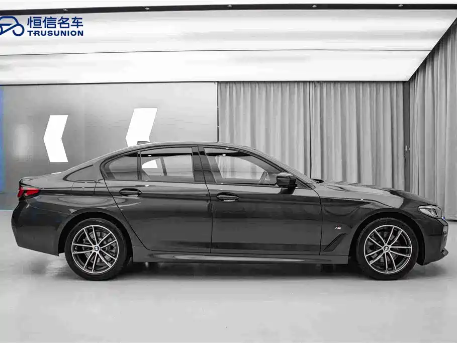 BMW 5 Series 2023