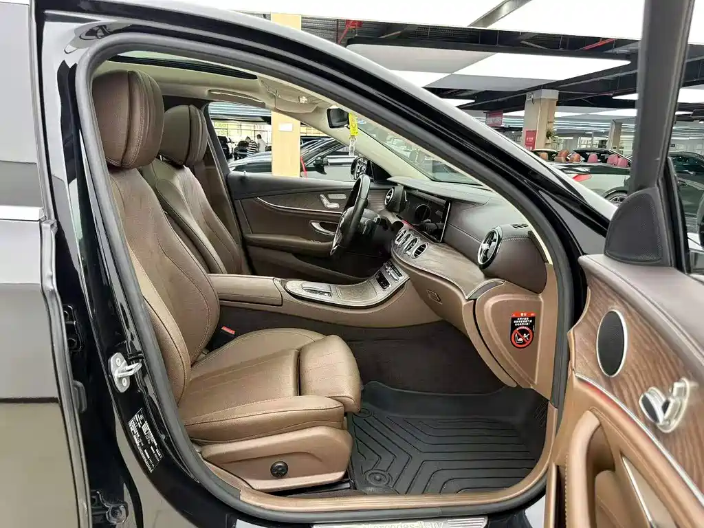 Mercedes-Benz E-Class 2022