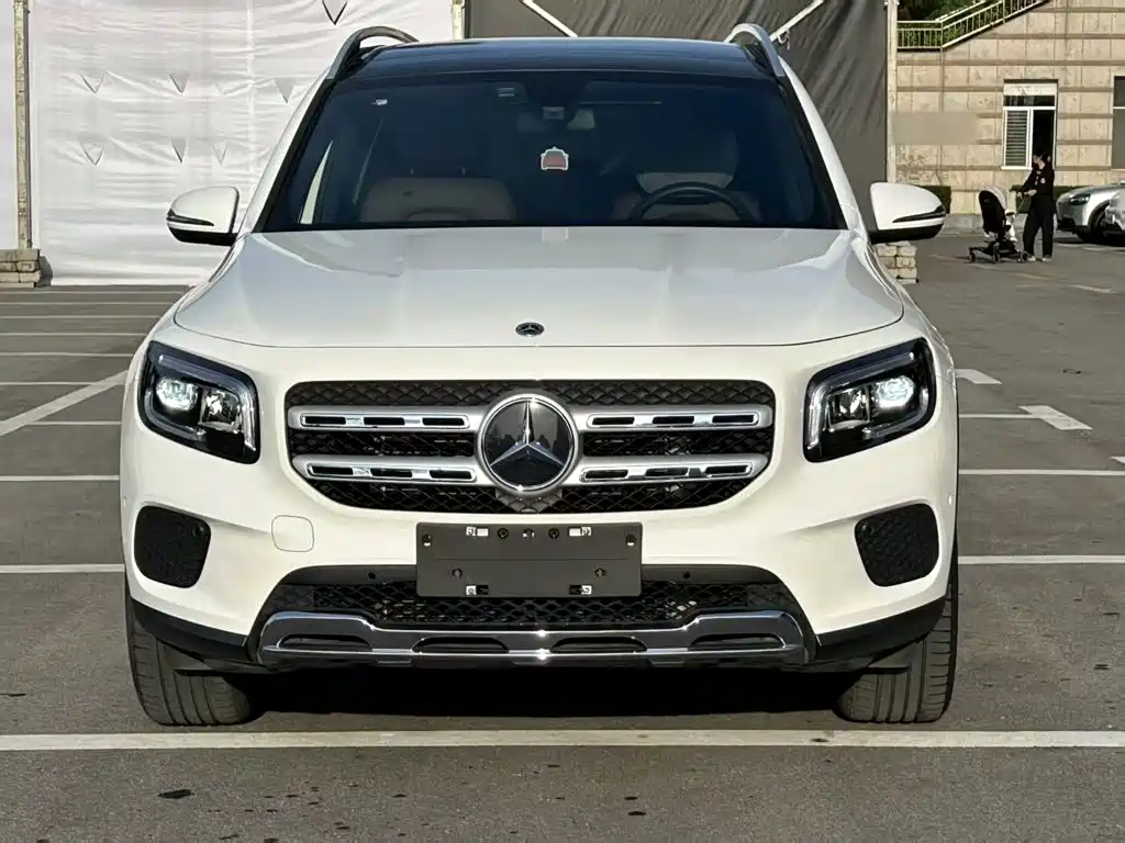Mercedes-Benz GLB 2023