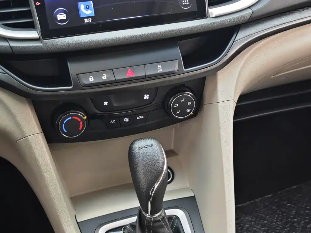 Buick Excelle 2019 — фото 13