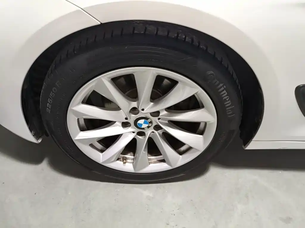 BMW 3 Series GT 2018 — фото 23