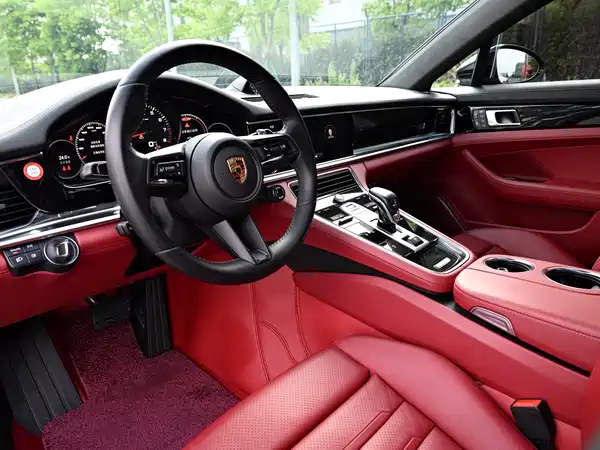 Porsche Panamera 2021