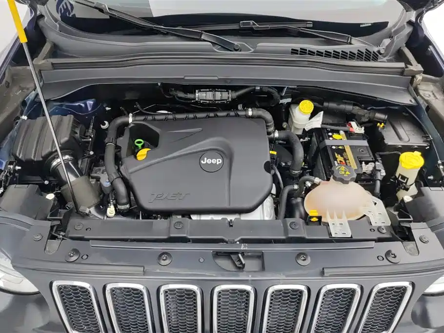 Jeep Renegade 2018 — фото 10