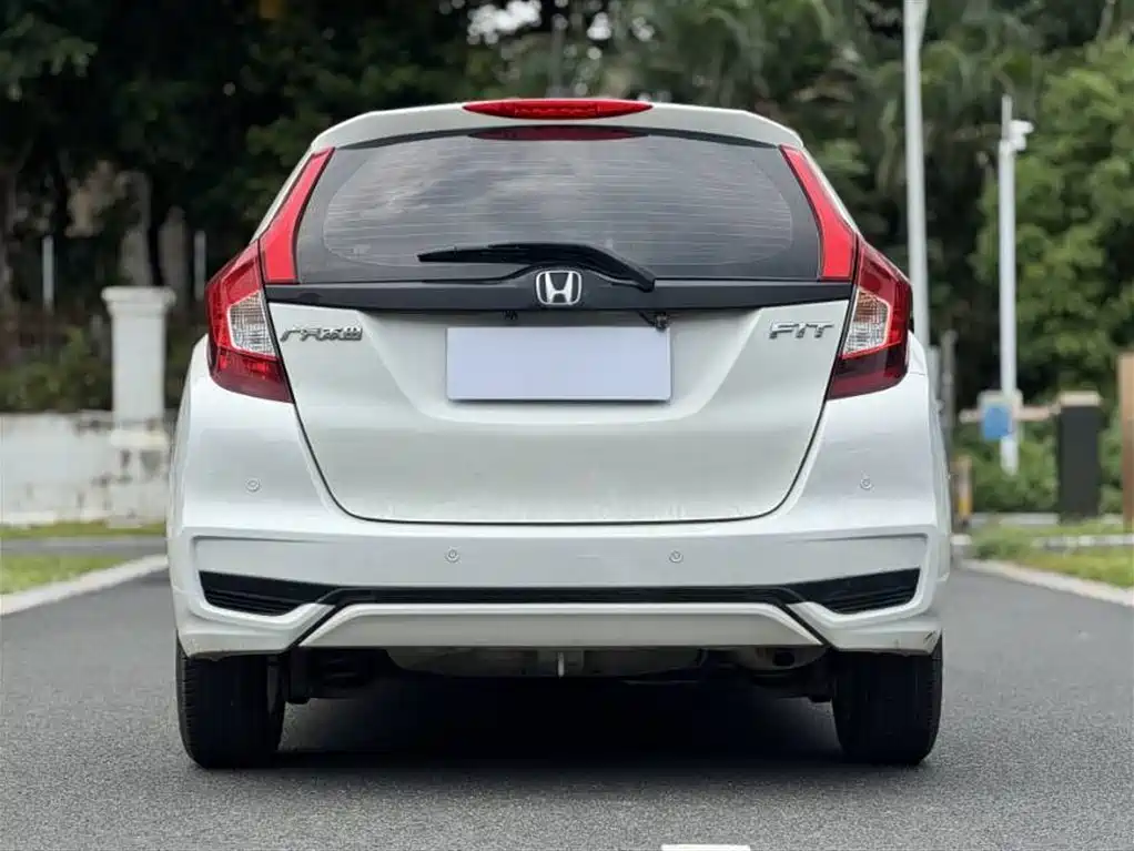Honda Fit 2018 — фото 8