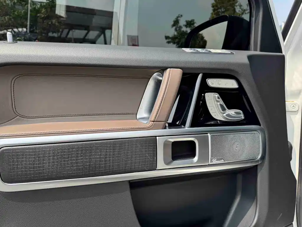 Mercedes-Benz G-Class 2023 — фото 13