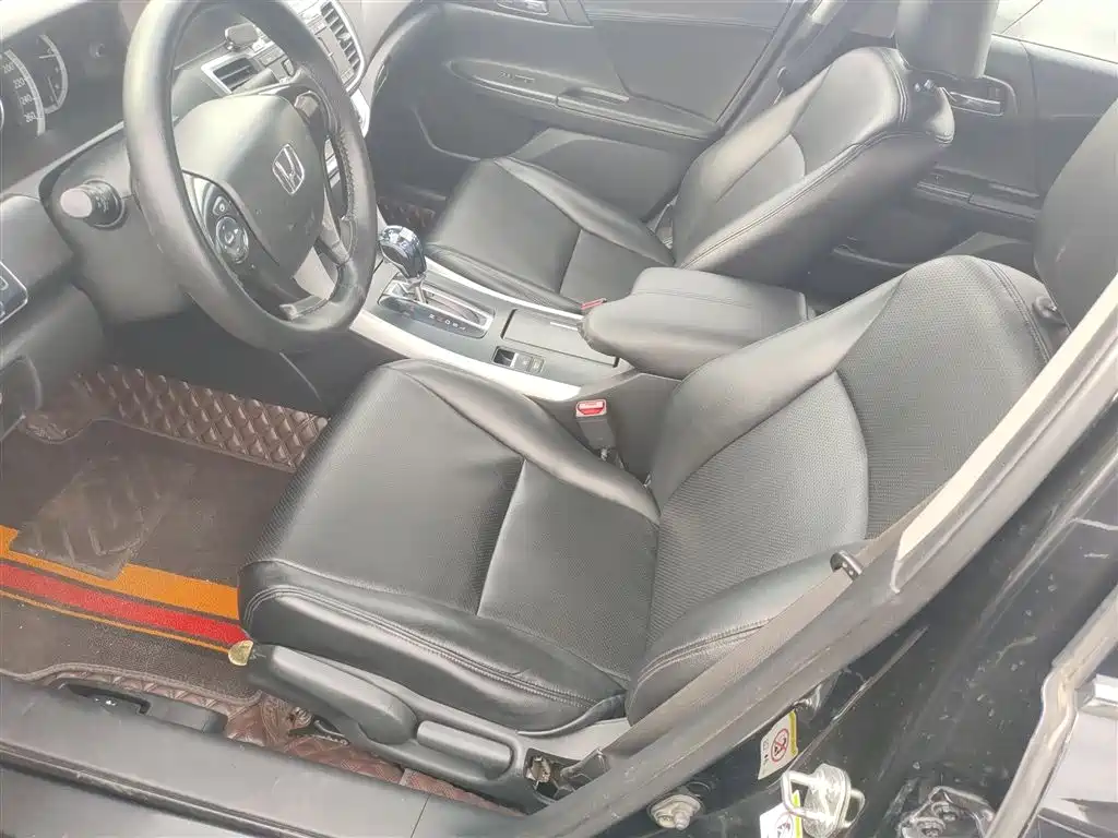 Honda Accord 2015 — фото 10