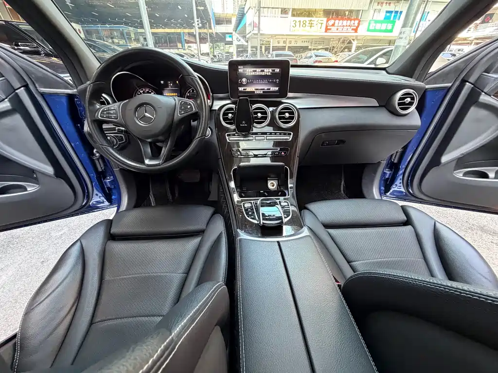 Mercedes-Benz GLC 2018 — фото 17