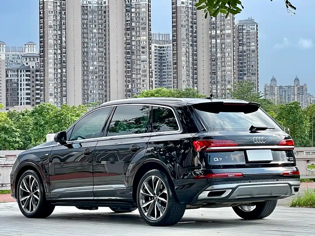Audi Q7 2021