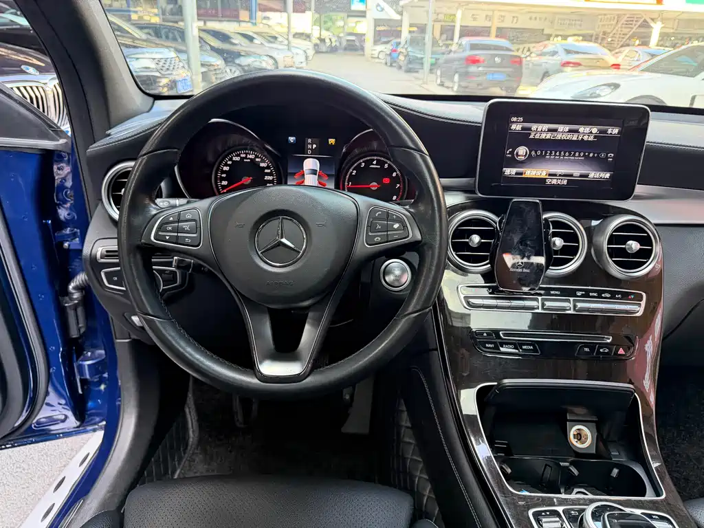 Mercedes-Benz GLC 2018 — фото 15
