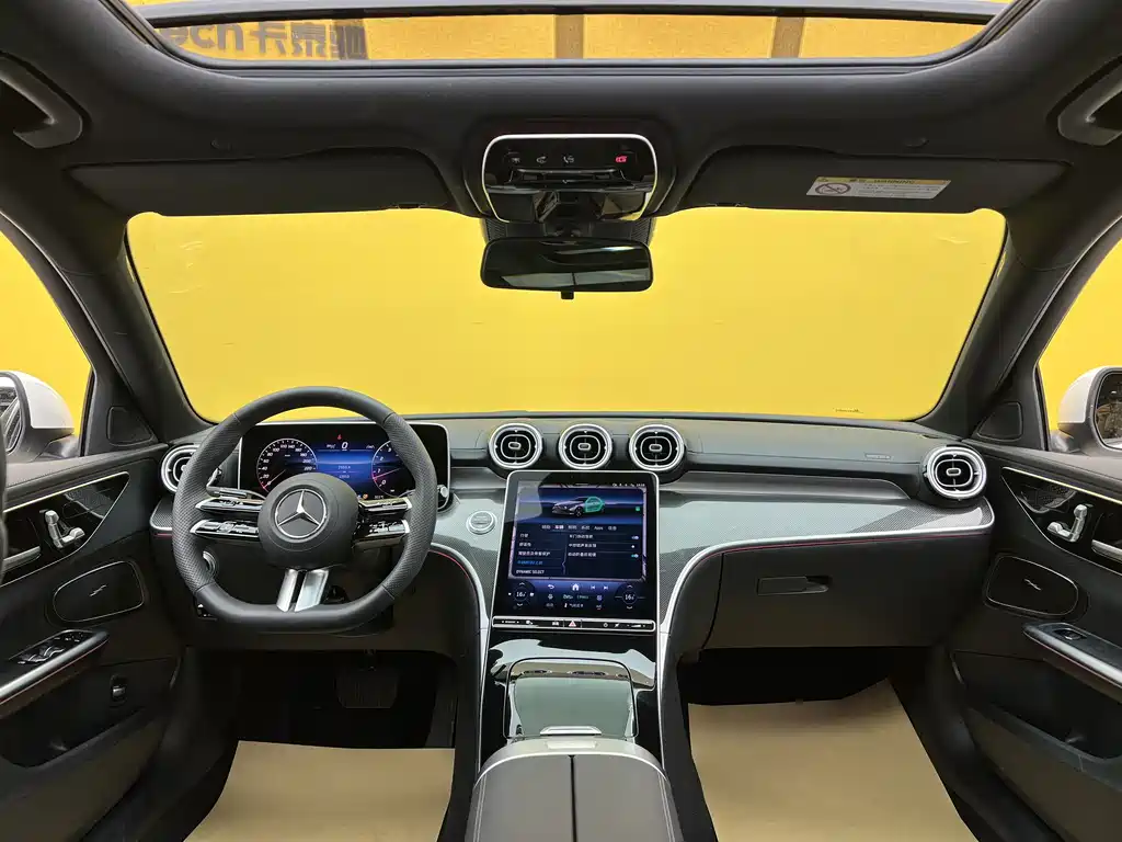 Mercedes-Benz C-Class 2025 — фото 12
