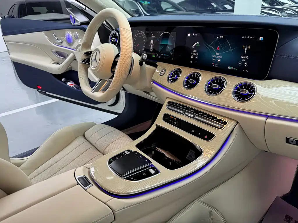 Mercedes-Benz E-Class 2021 — фото 15