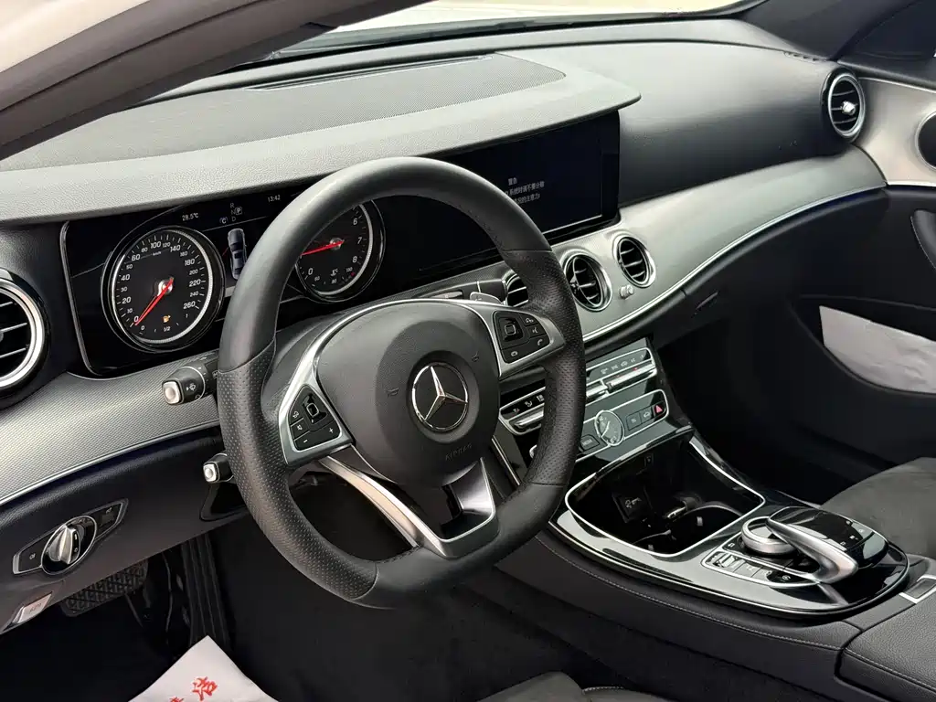 Mercedes-Benz E-Class 2018 — фото 22