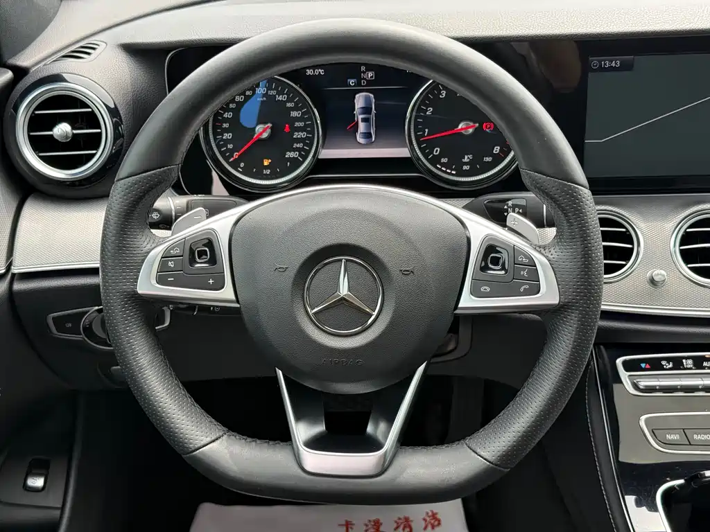 Mercedes-Benz E-Class 2018 — фото 29
