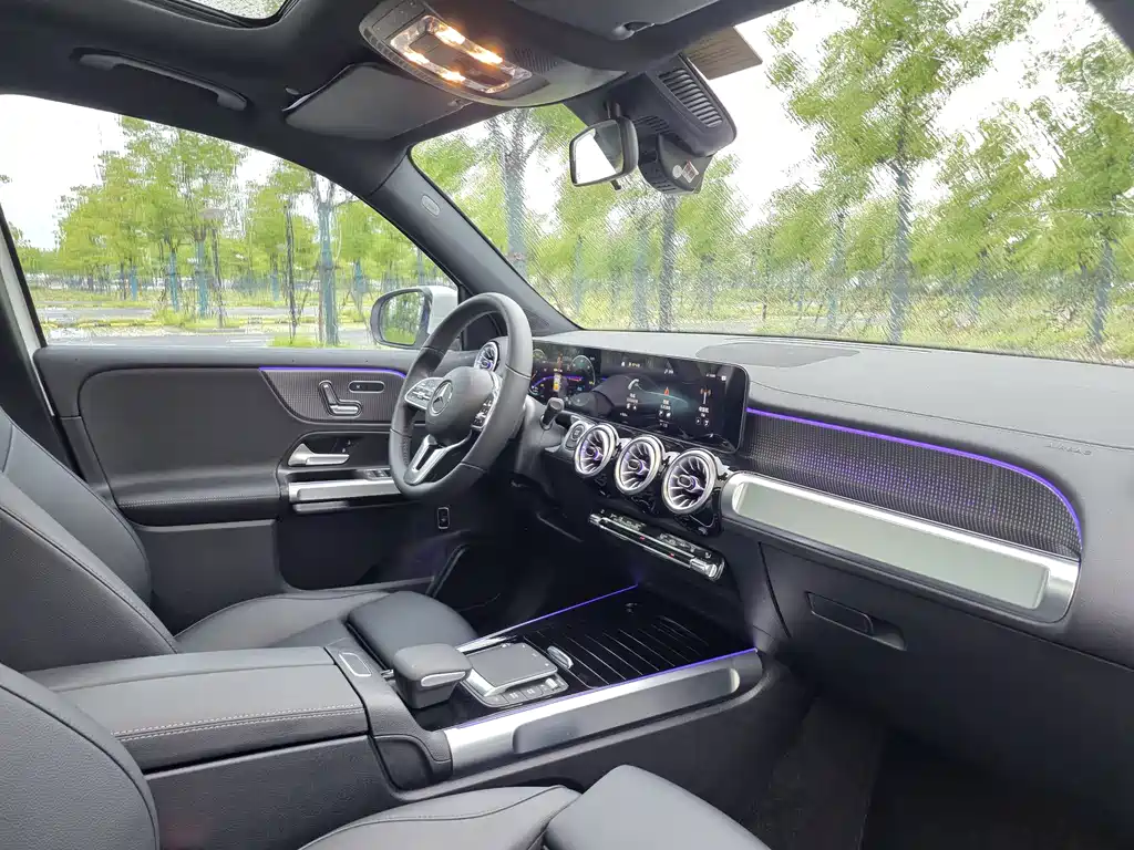 Mercedes-Benz EQB 2023 — фото 18