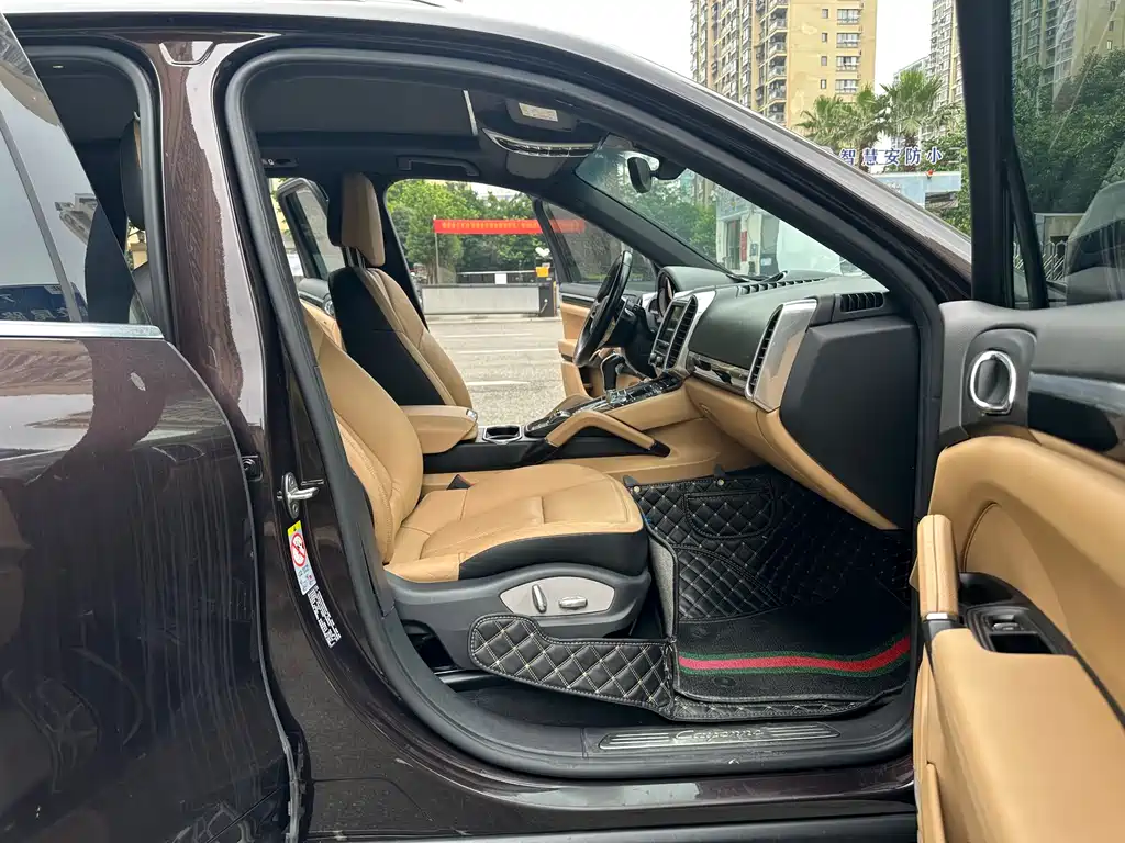 Porsche Cayenne 2016 — фото 14