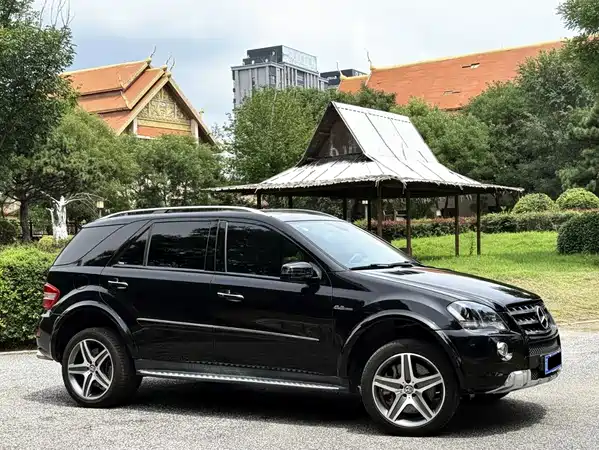 Mercedes-Benz M-Class AMG 2011