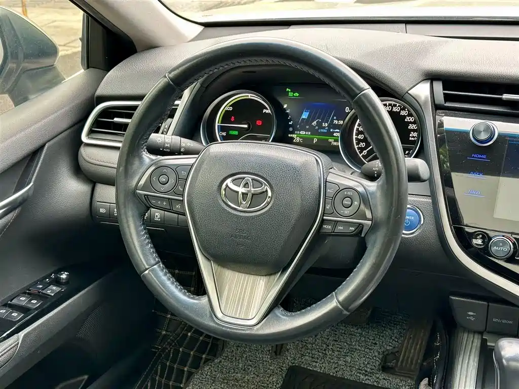 Toyota Camry 2020 — фото 6