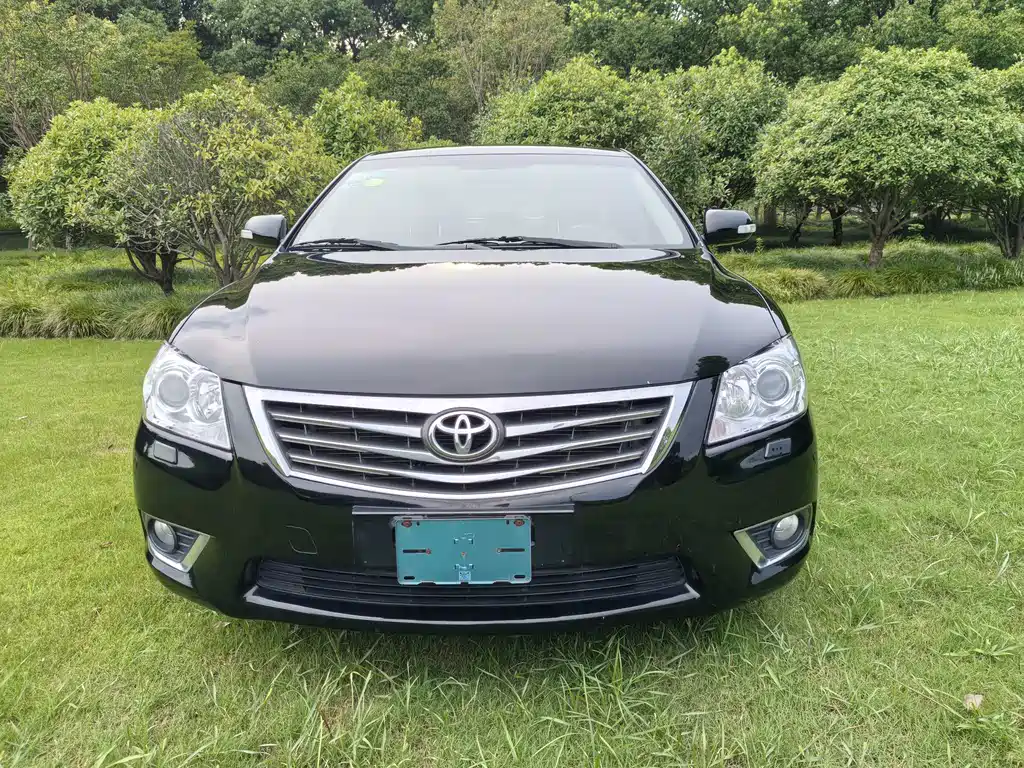 Toyota Camry 2011 — фото 10
