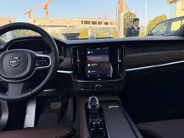 Volvo S90 2024