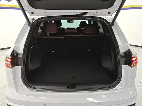 Geely Xingyue L 2024