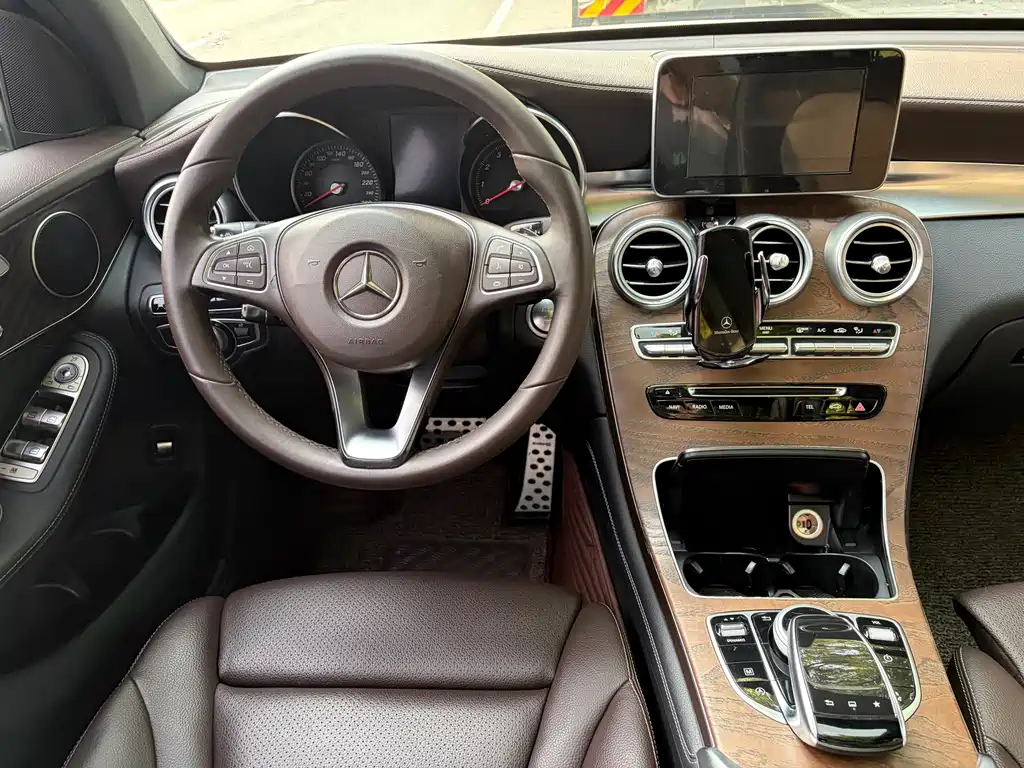 Mercedes-Benz GLC 2016 — фото 11