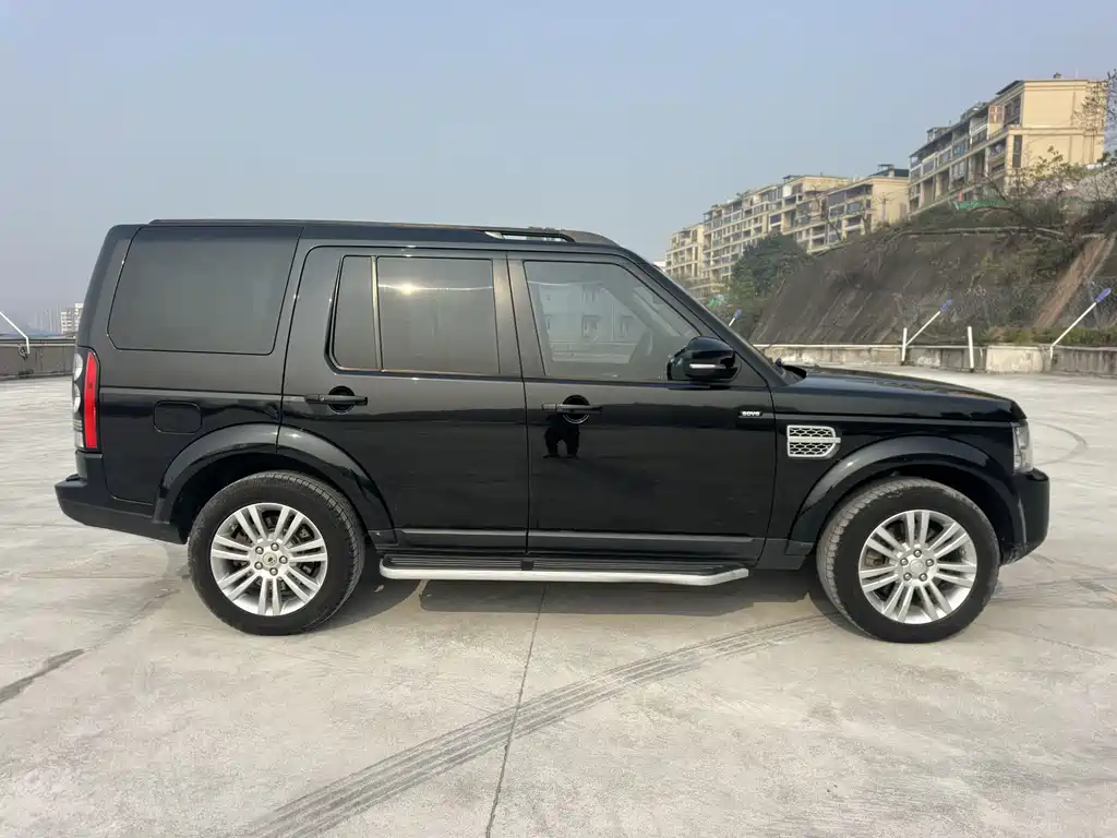 Land Rover Discovery 2014 — фото 19