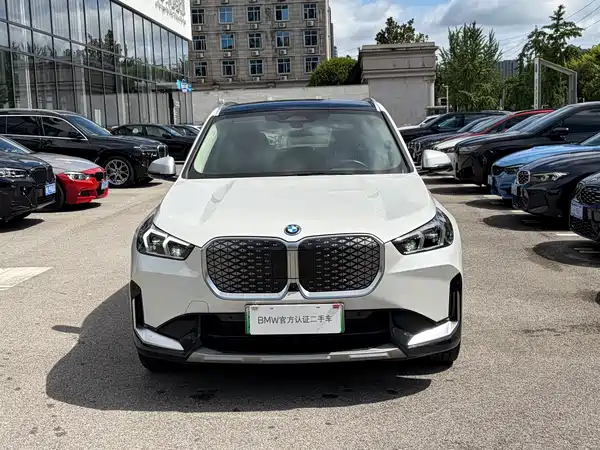 BMW iX1 2023