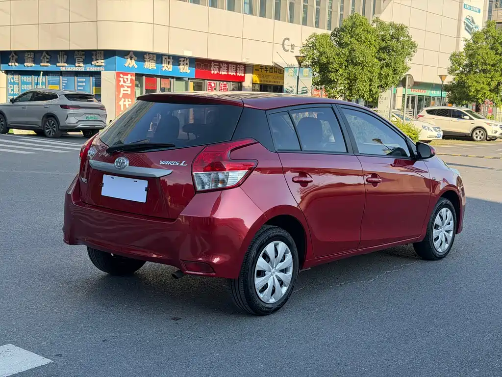 Toyota Yaris L 2016