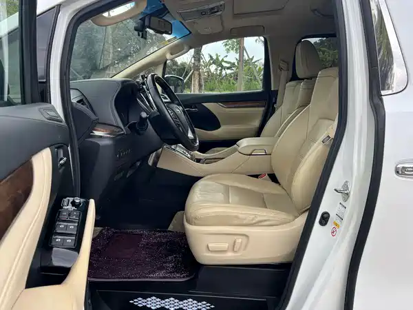 Toyota Alphard 2015