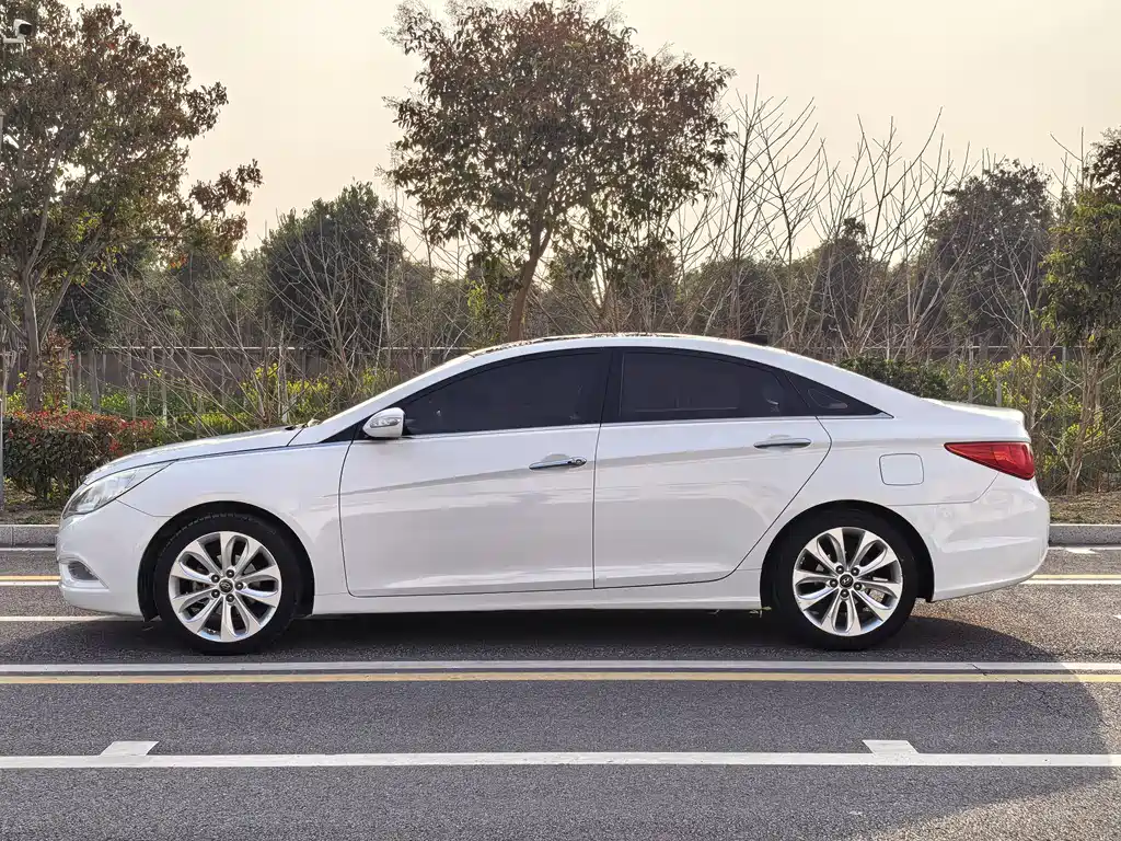 Hyundai Sonata 2012 — фото 9