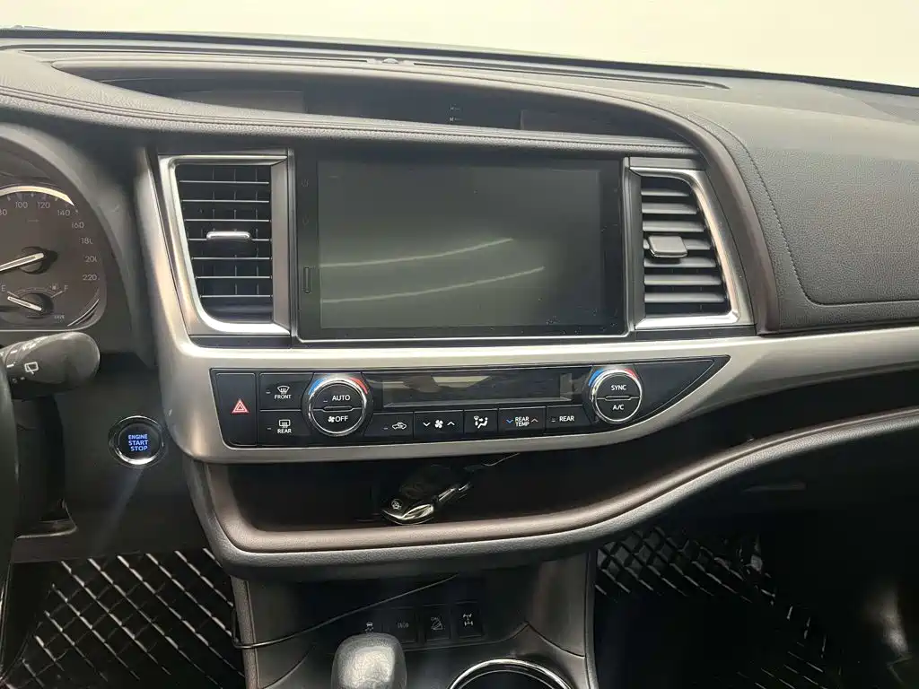 Toyota Highlander 2021 — фото 16