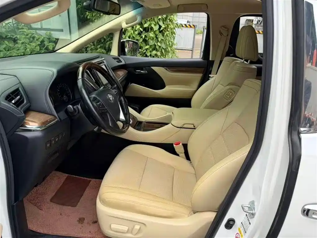 Toyota Alphard 2017 — фото 5
