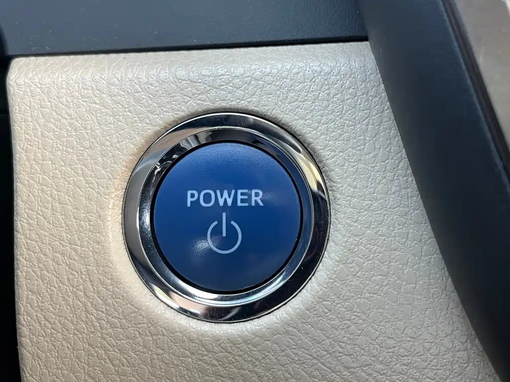 Toyota Camry 2019 — фото 19