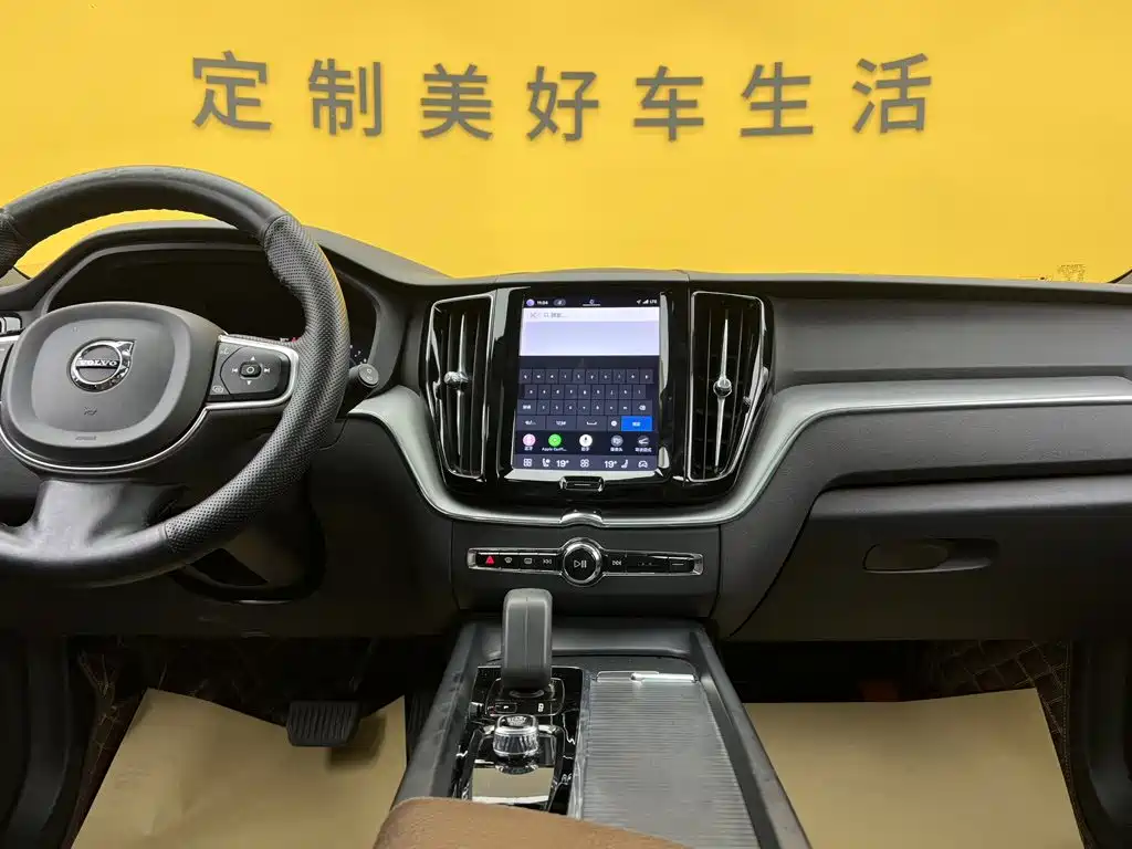 Volvo XC60 2022 — фото 38