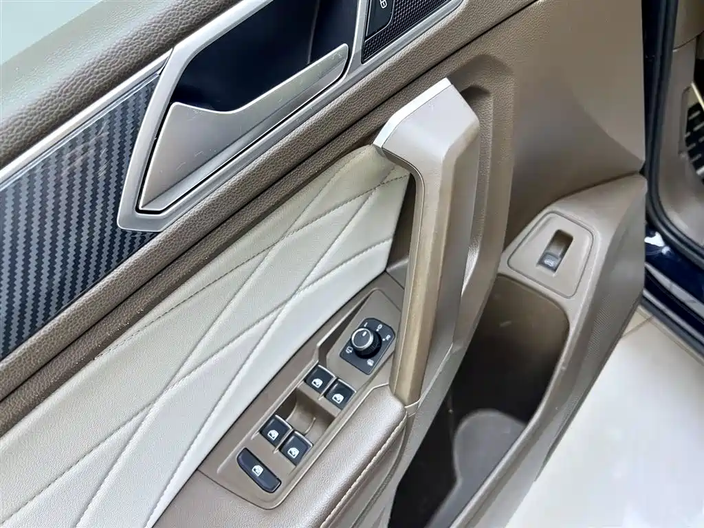Volkswagen Tiguan L 2022 — фото 13