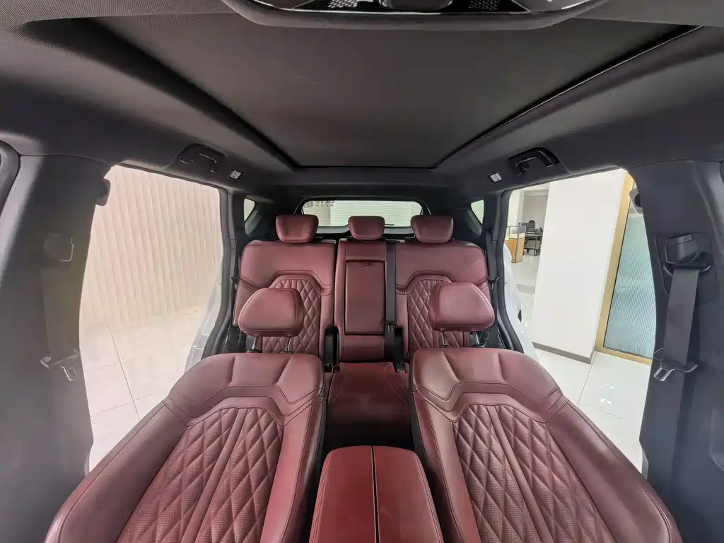 Jetour Jietu X70 PLUS 2023 — фото 12