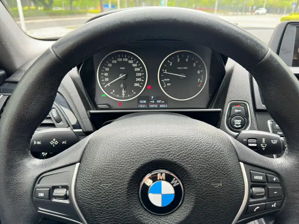 BMW 1 Series 2015 — фото 11