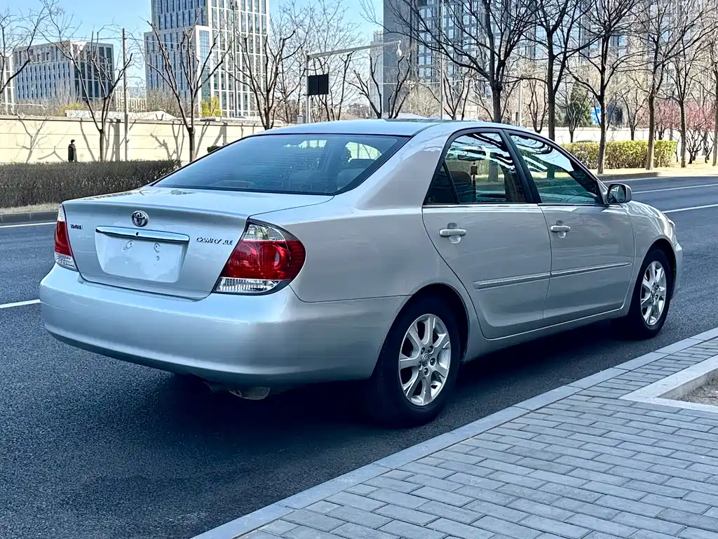 Toyota Camry 2005 — фото 15