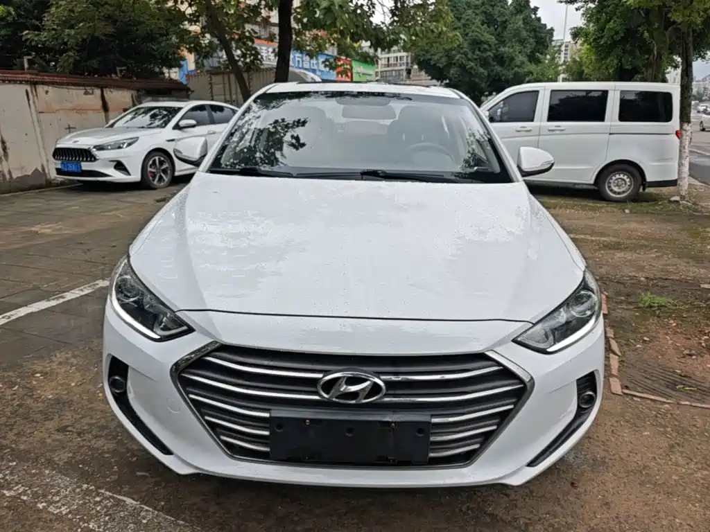 Hyundai Elantra 2016 — фото 3