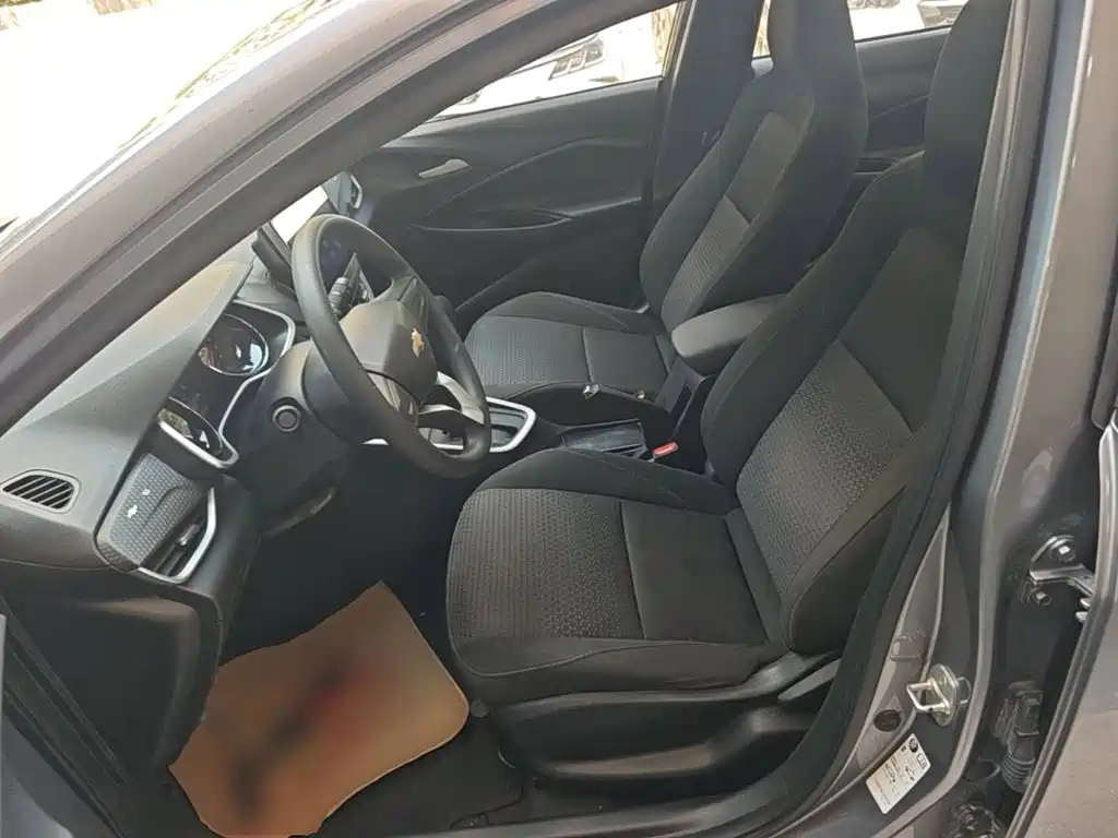 Chevrolet Cavalier 2020 — фото 15