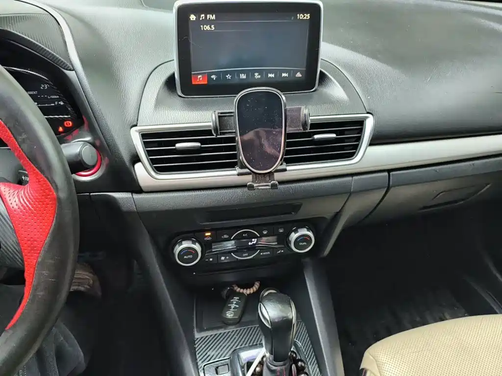Mazda 3 Angkesela 2015