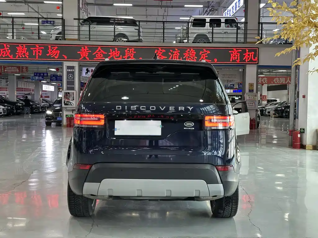Land Rover Discovery 2018 — фото 11