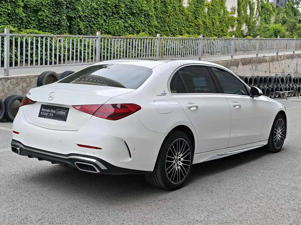 Mercedes-Benz C-Class 2024 — фото 3