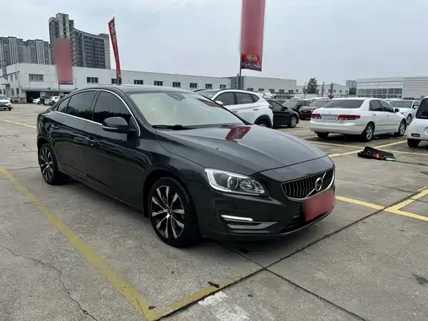 Volvo S60 2019