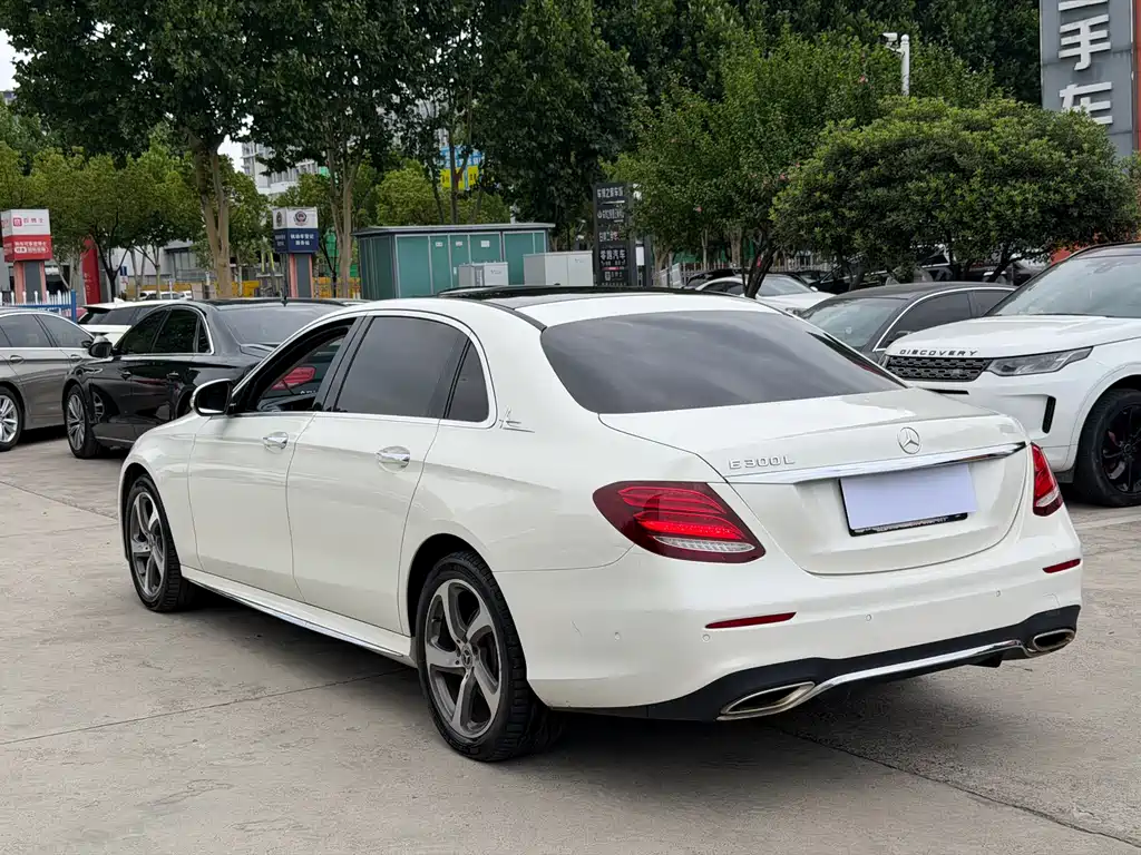 Mercedes-Benz E-Class 2018 — фото 9