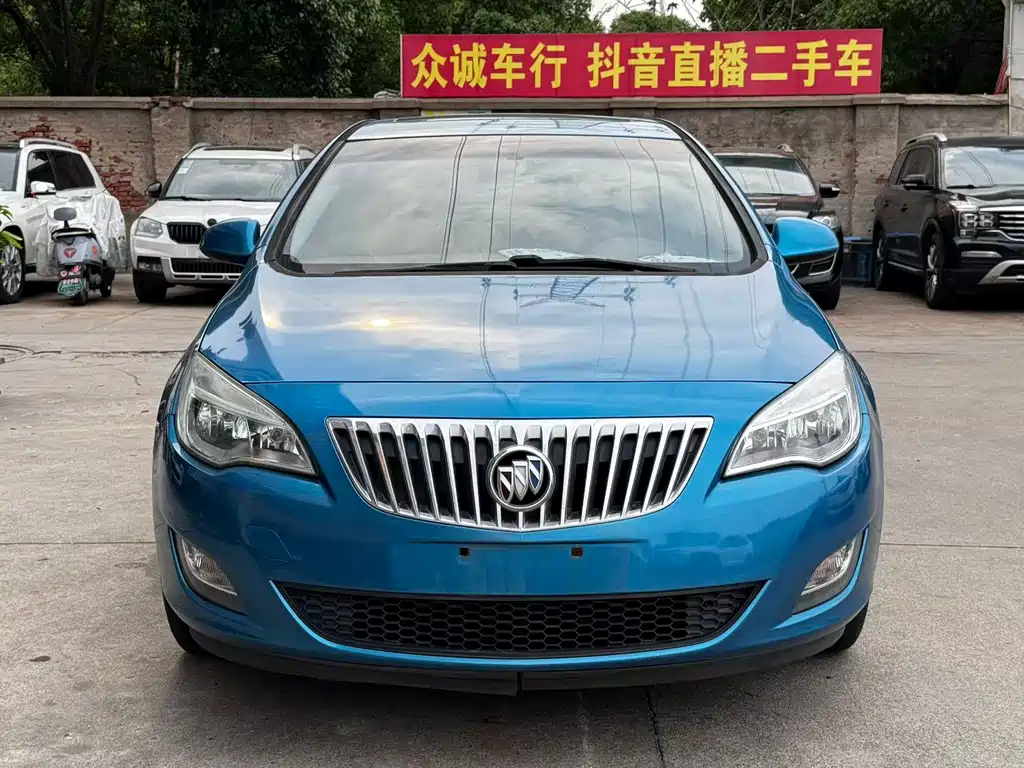 Buick Excelle 2013 — фото 2