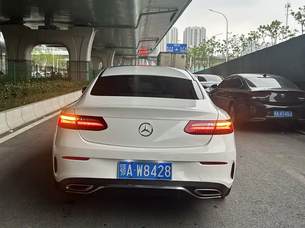 Mercedes-Benz E-Class 2017 — фото 16