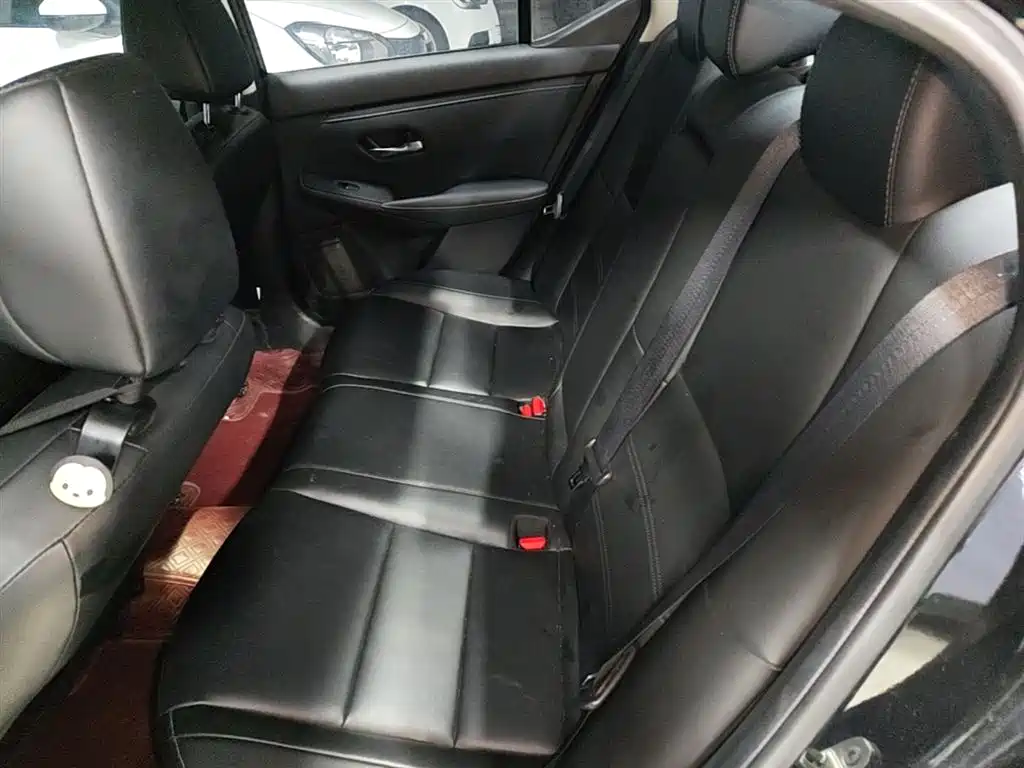 Nissan Sylphy 2019 — фото 17