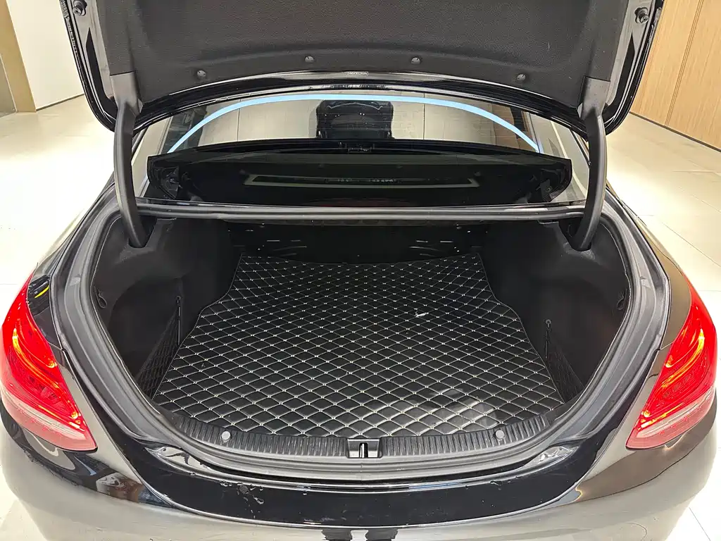 Mercedes-Benz C-Class 2018 — фото 13